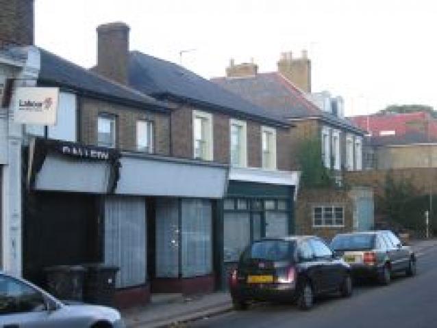 			NEW ON!, 4 Bedroom, 1 bath, 1 reception Flat			 Church Lane, EAST FINCHLEY N2